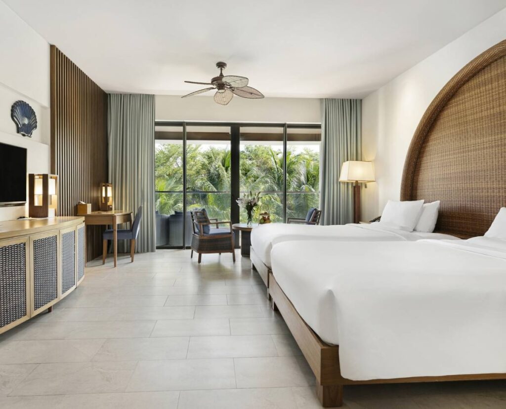top-10-khach-san-resort-tai-hon-thom-phu-quoc-19