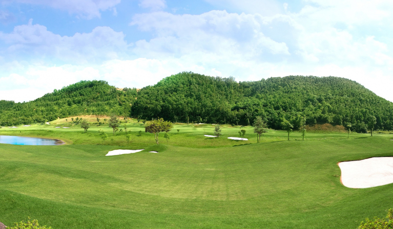 Hilltop Valley Golf Club Hòa Bình 3