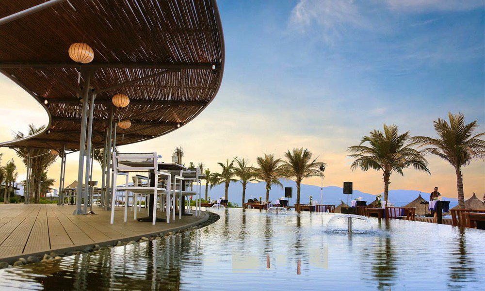 bang-gia-melia-da-nang-co-ho-boi