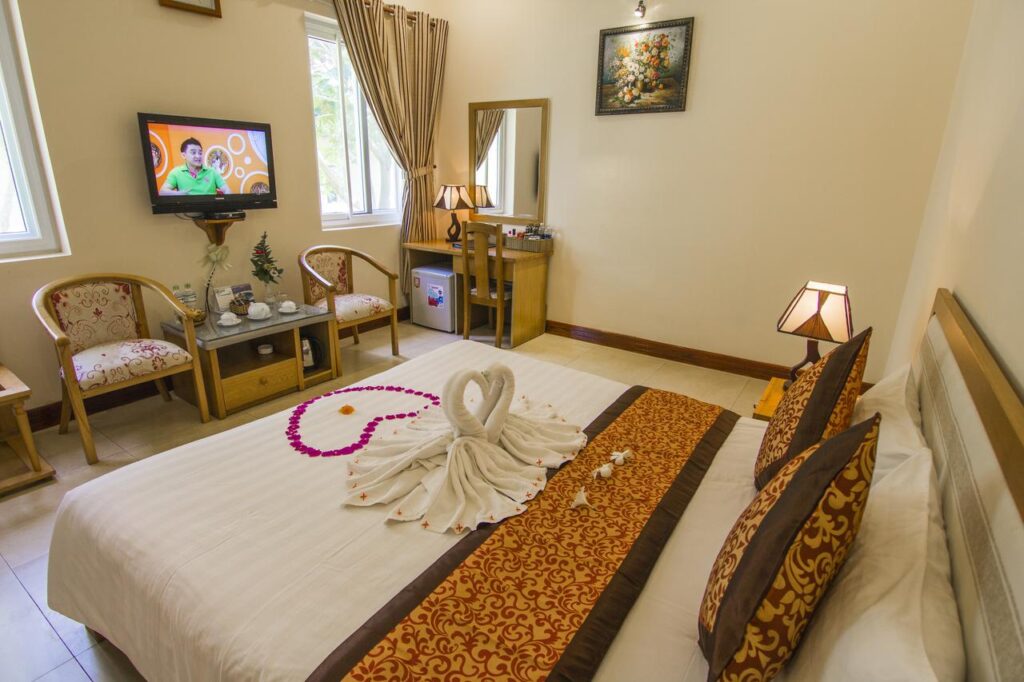 Huong-Phong-Ho-Coc-Beach-Resort-Vung-Tau-1