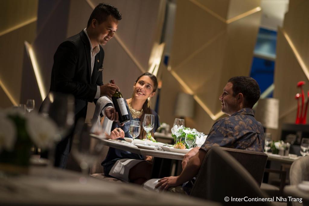 top-khach-san-resort-5-sao-o-nha-trang-cam-ranh