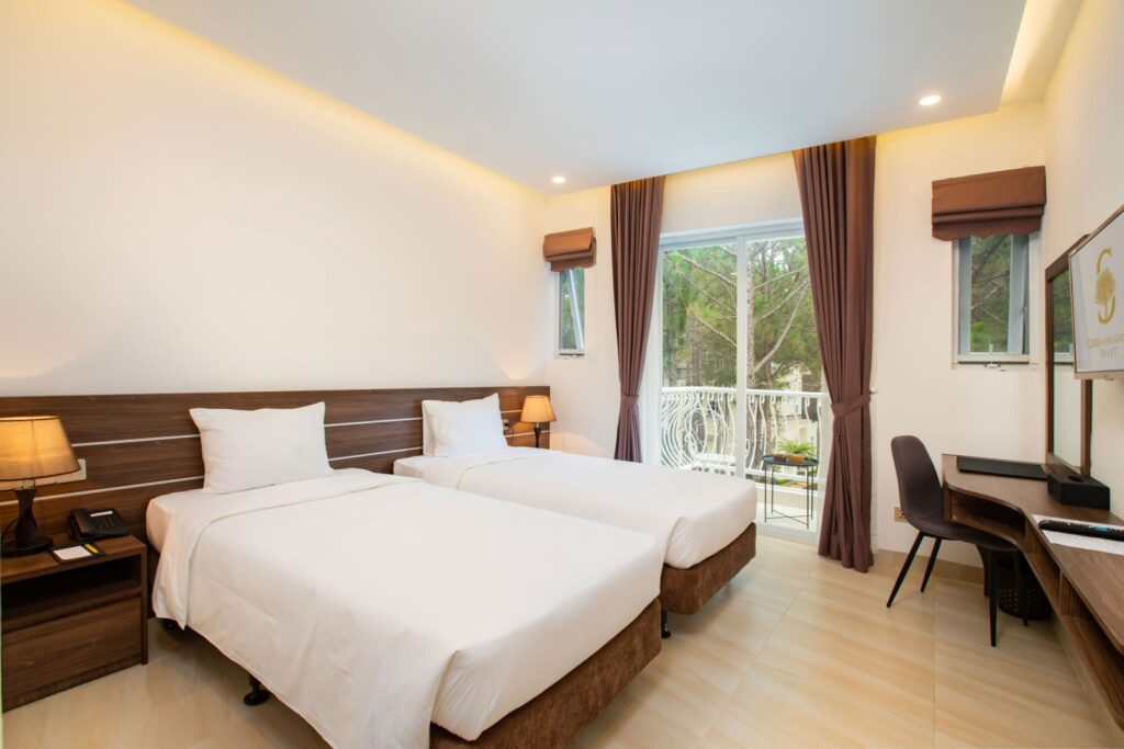top-10-khach-san-resort-quanh-ho-tuyen-lam-da-lat-22