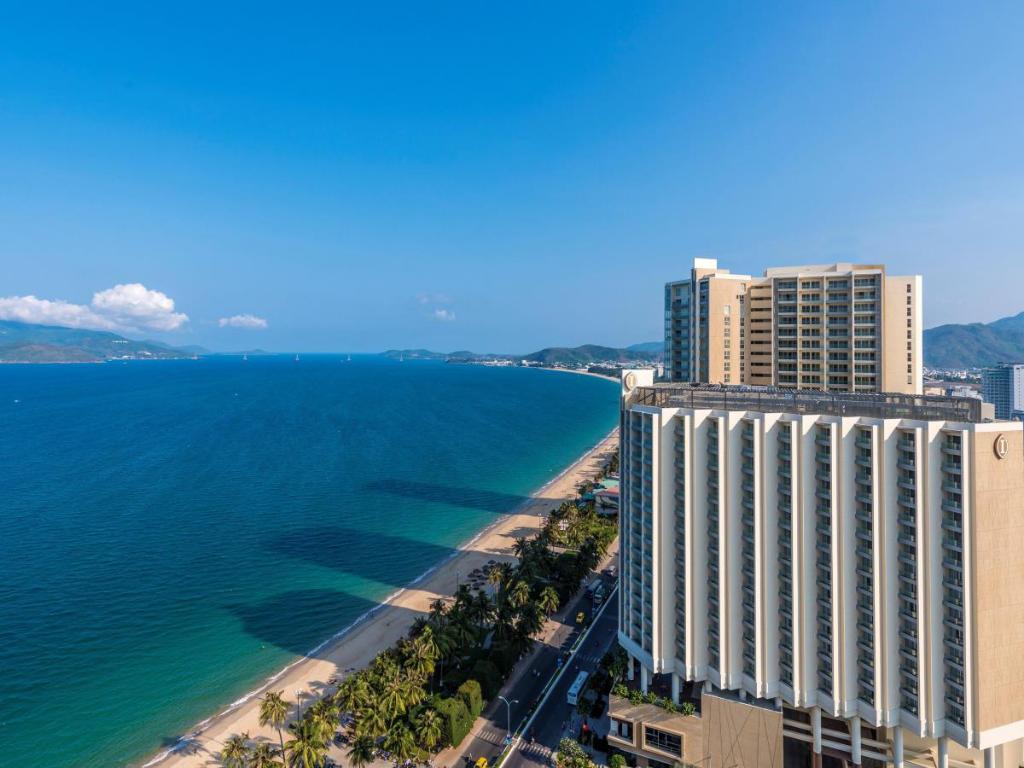 gioi-thieu-khach-san-intercontinental-nha-trang