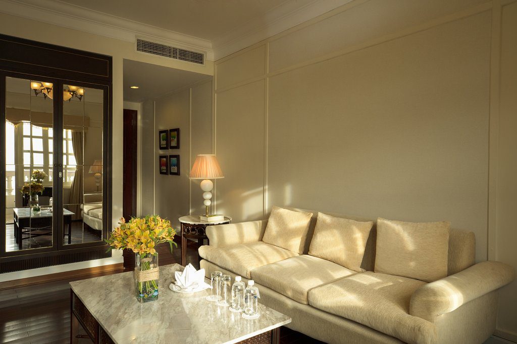 Review-gia-phong-khach-san-o-nha-trang-5-sao-15