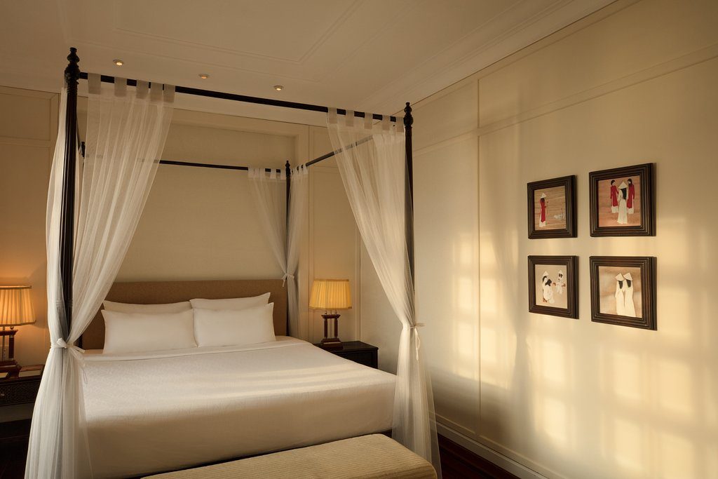 Review-gia-phong-khach-san-o-nha-trang-5-sao-16