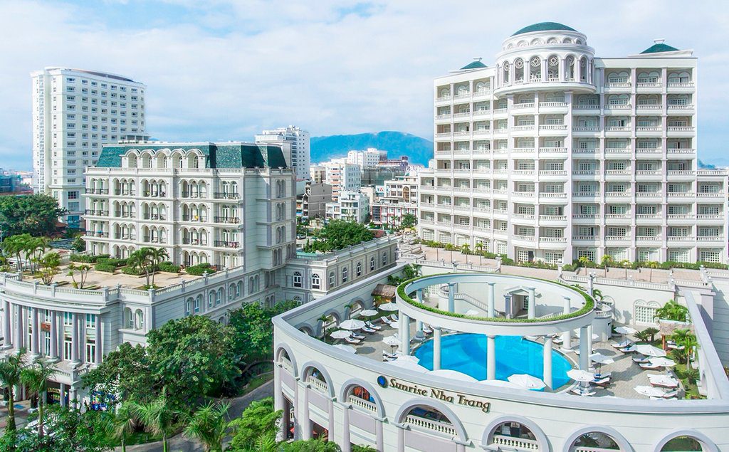 Review-gia-phong-khach-san-o-nha-trang-5-sao-17