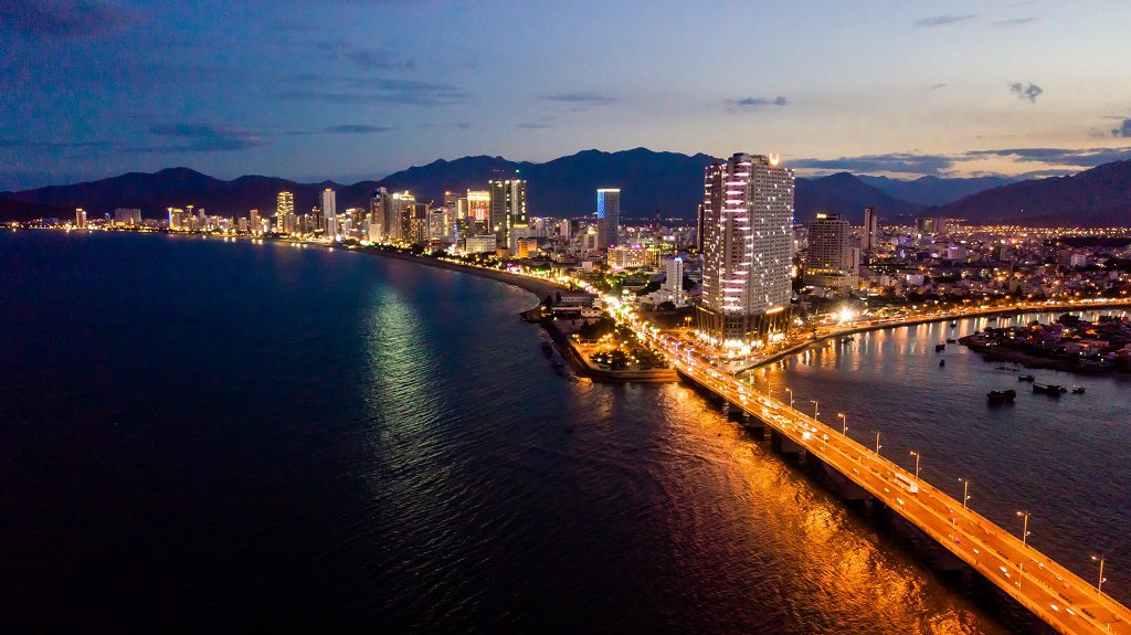 Review-gia-phong-khach-san-o-nha-trang-5-sao-12