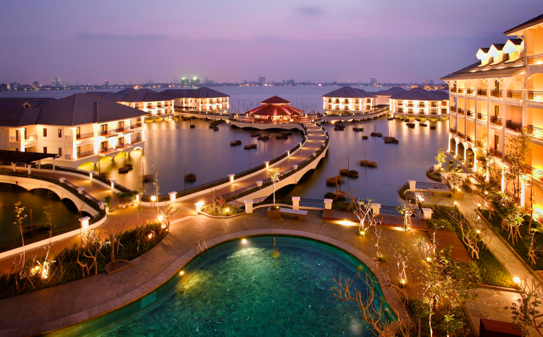 khach-san-5-sao-o-gan-ho-tay-view-dep-gia-tot-nhat-2