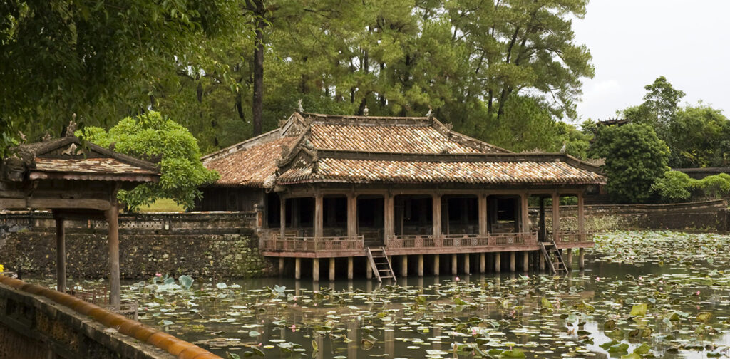 kinh-nghiem-du-lich-hue-di-dau-o-dau-dia-diem-khach-san-dep-7