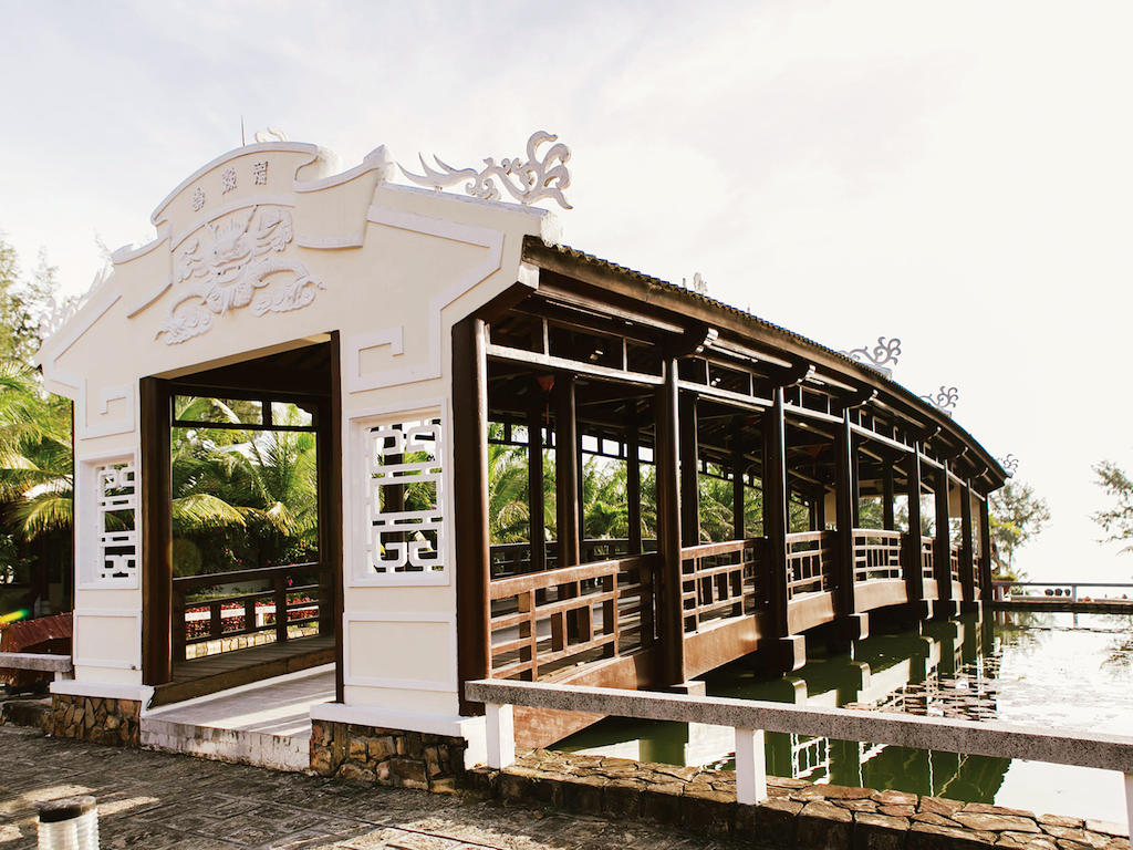 lang-co-beach-resort