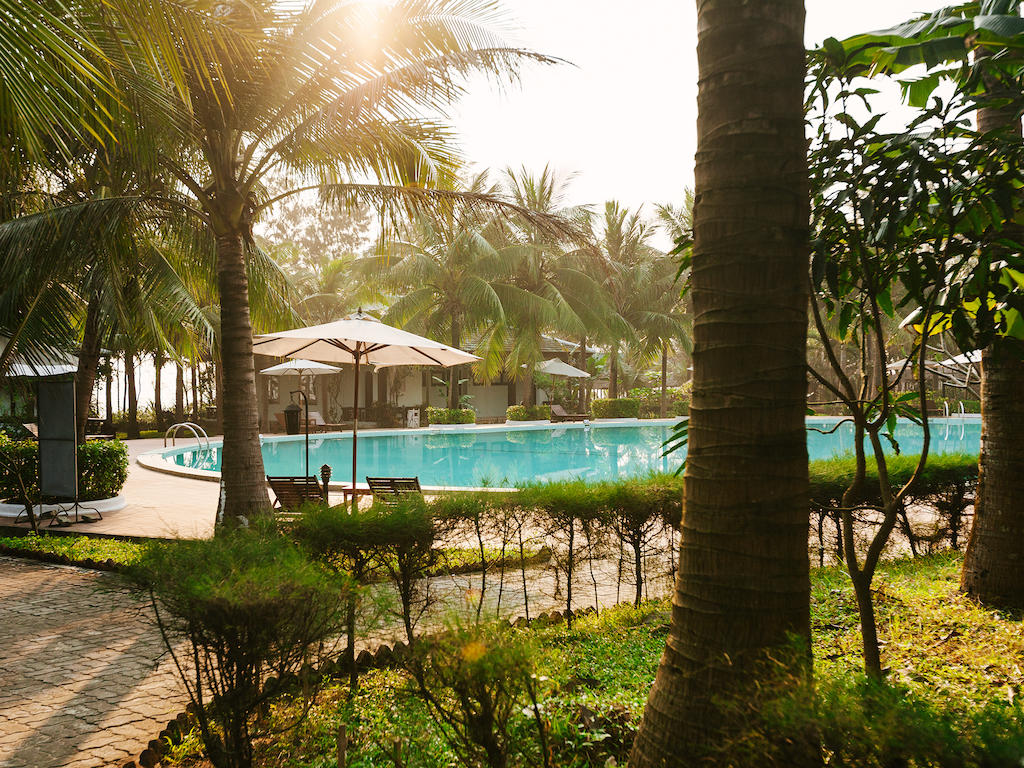 lang-co-beach-resort