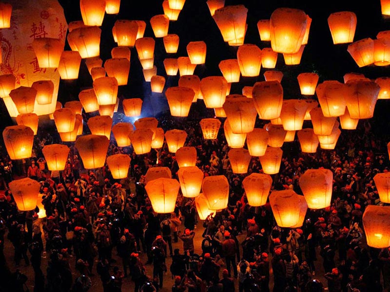 le hoi tha den troi den hoa dang o dai loan