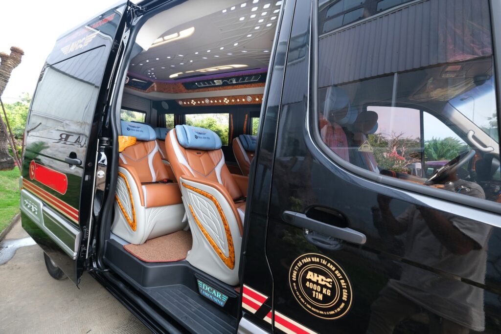nha-xe-anh-huy-dat-cang-limousine-ha-noi-di-hai-phong-2