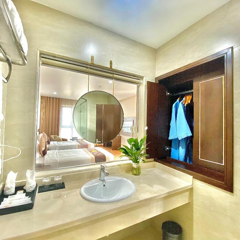 Luxury 6 Hotel
