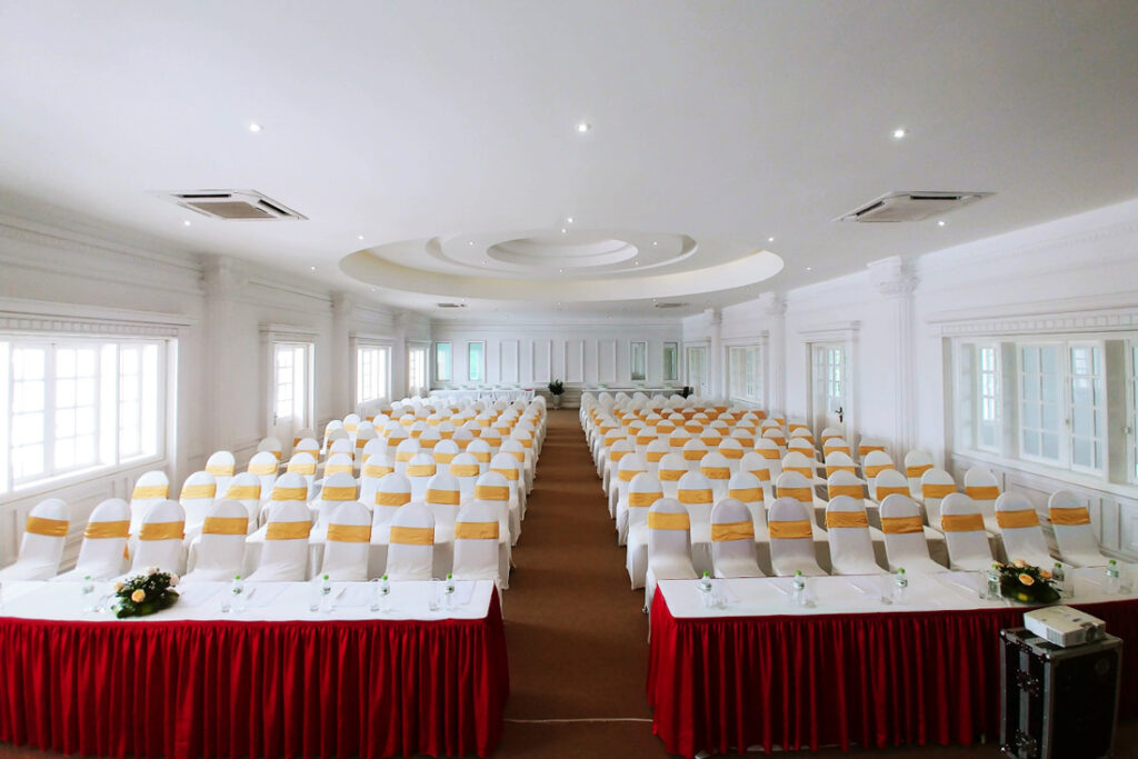 to-chuc-su-kien-hoi-nghi-hoi-thao-team-building-gan-ha-noi