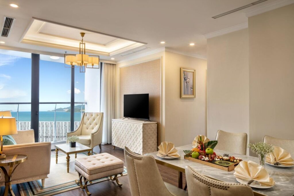 Review dịch vụ khách sạn Melia Vinpearl Nha Trang Empire