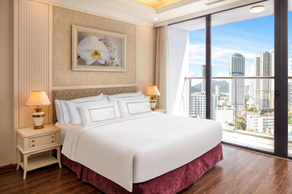 Review dịch vụ khách sạn Melia Vinpearl Nha Trang Empire