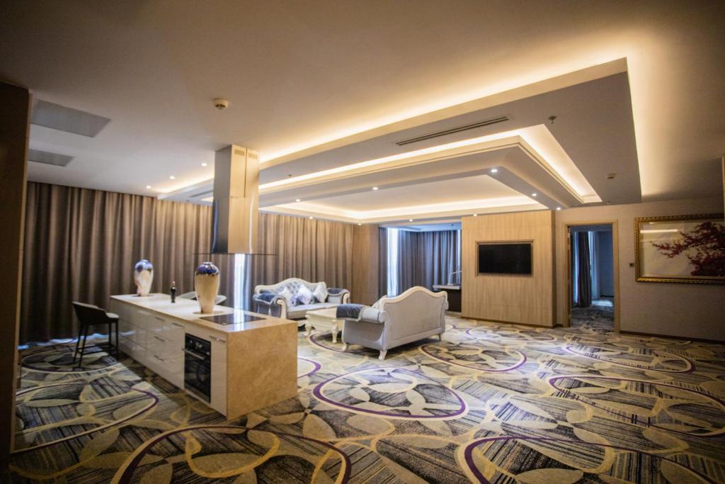 The Mira Central Park Hotel