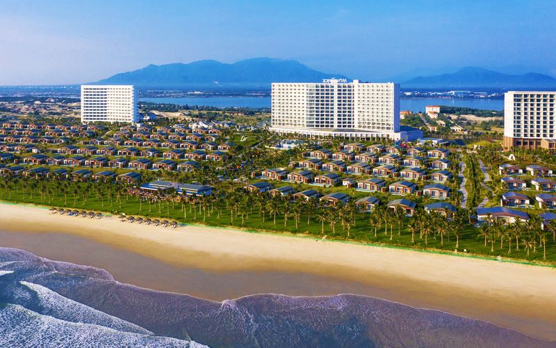 movenpick cam ranh resort nha trang