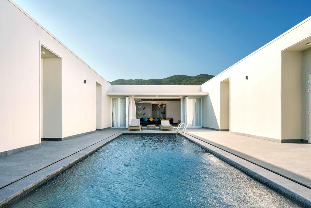 ocean-villa-beach-club-8