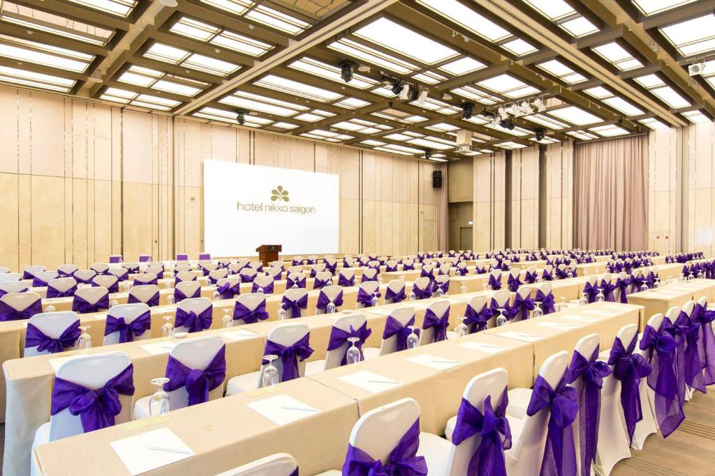 review-dich-vu-tai-khach-san-caravelle-saigon-3