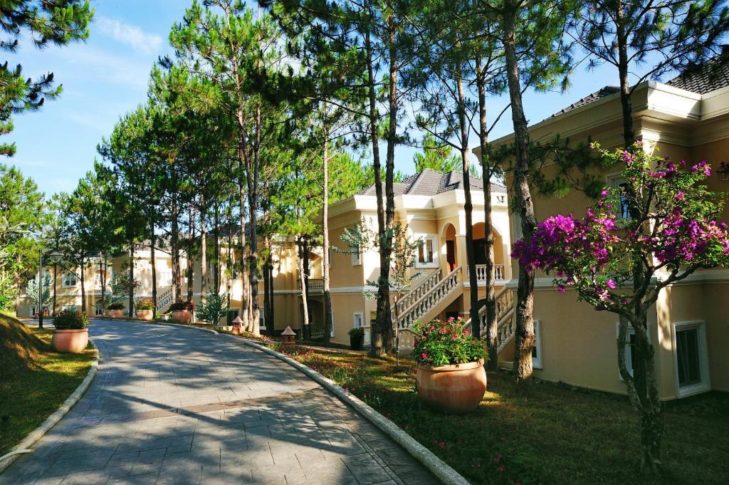 phong-nghi-Dalat-Edensee-Resort-4