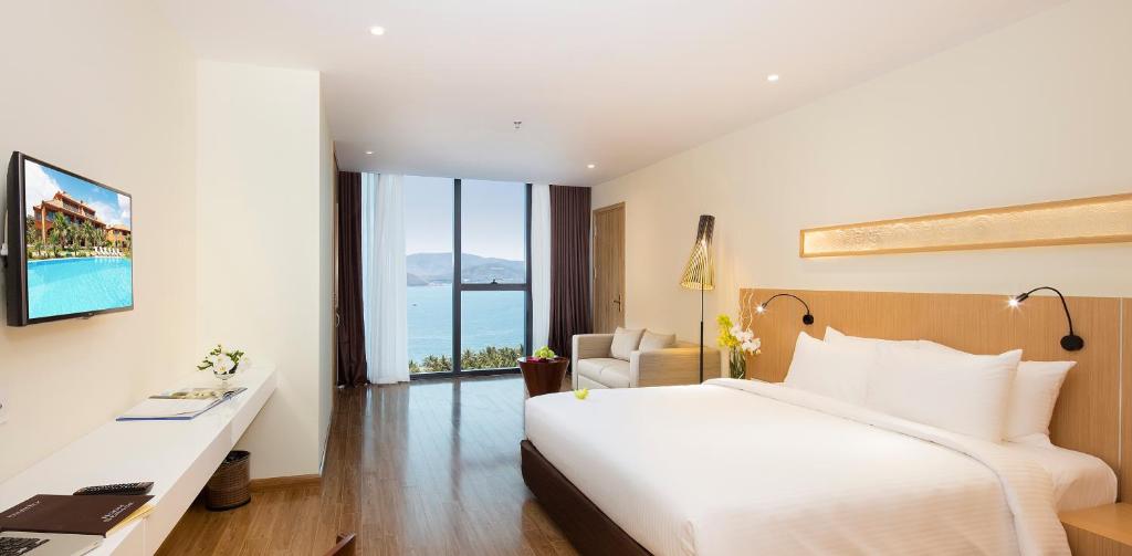phong premier deluxe co giuong co king Starcity Hotel Condotel Beachfront Nha Trang