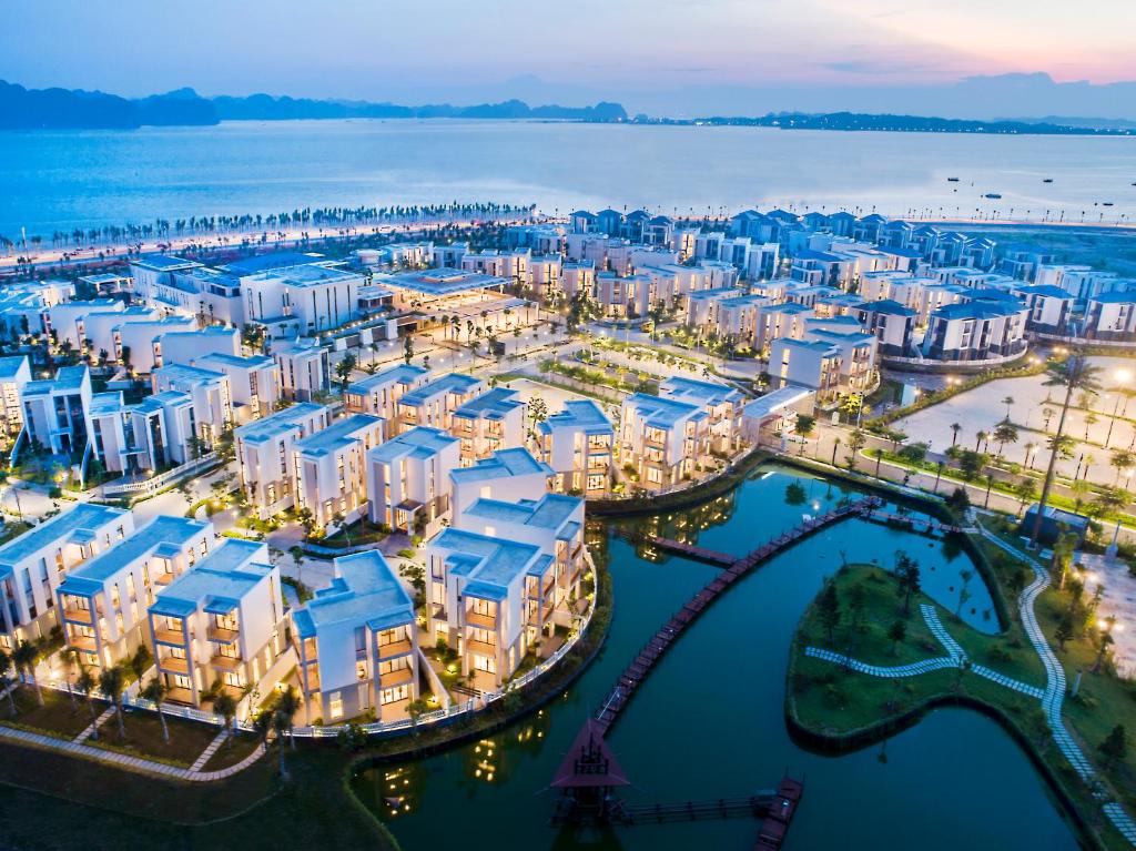 khach-san-resort-4-5-sao-o-ha-long-dep-nhat-gan-bien-view-5