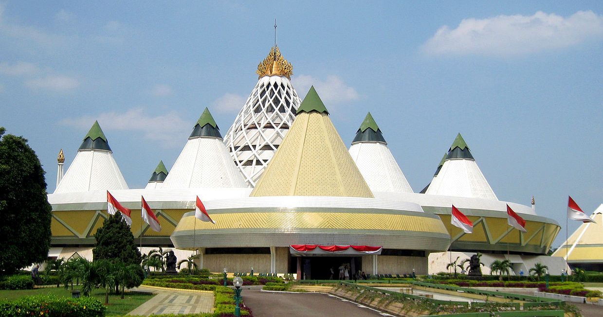 purna bhakti pertiwi museum facade