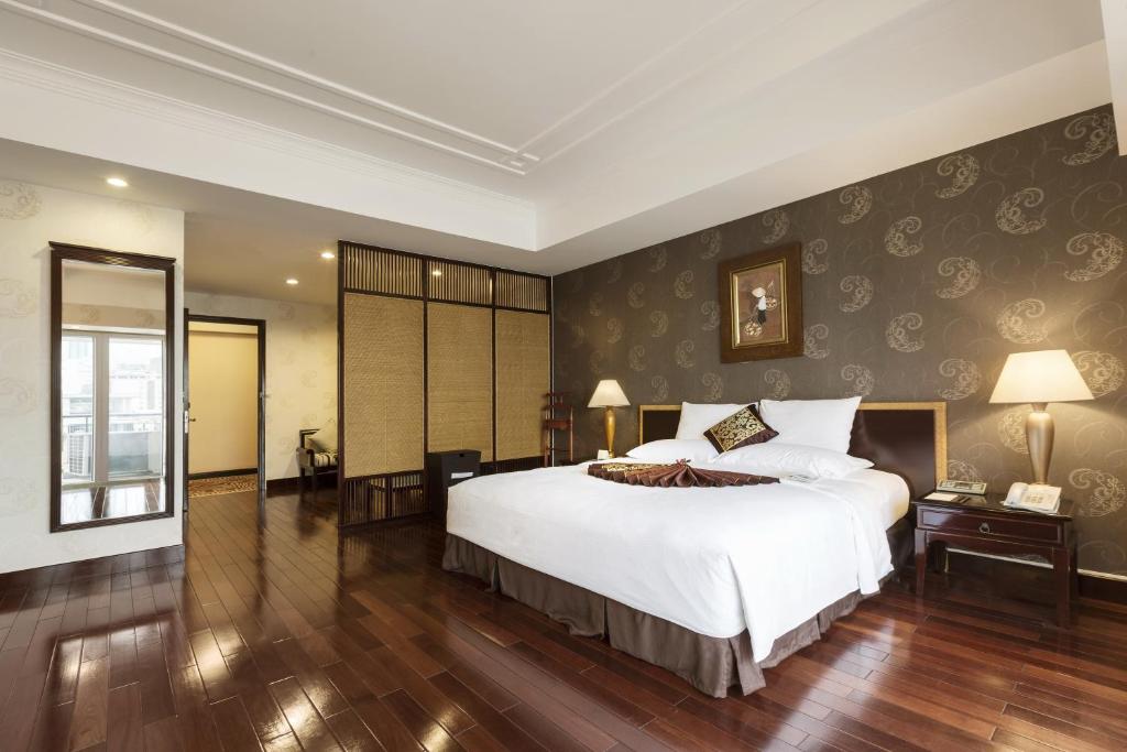 rex-hotel-14