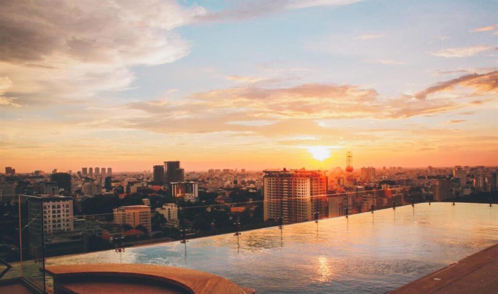 review-chi-tiet-ve-dich-vu-tien-ich-noi-bat-cua-hotel-des-arts-saigon 1