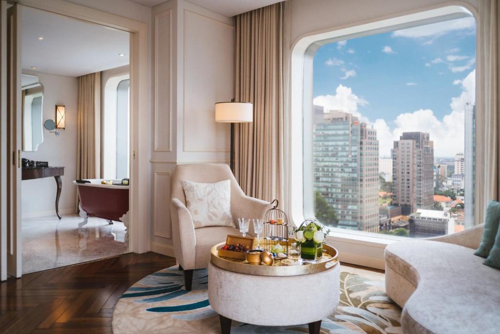 review-chi-tiet-ve-dich-vu-tien-ich-noi-bat-cua-hotel-des-arts-saigon 12