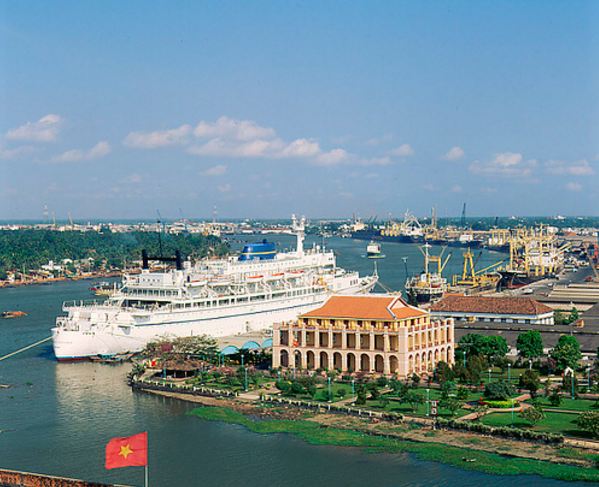 review-chi-tiet-ve-dich-vu-tien-ich-noi-bat-cua-hotel-des-arts-saigon 17