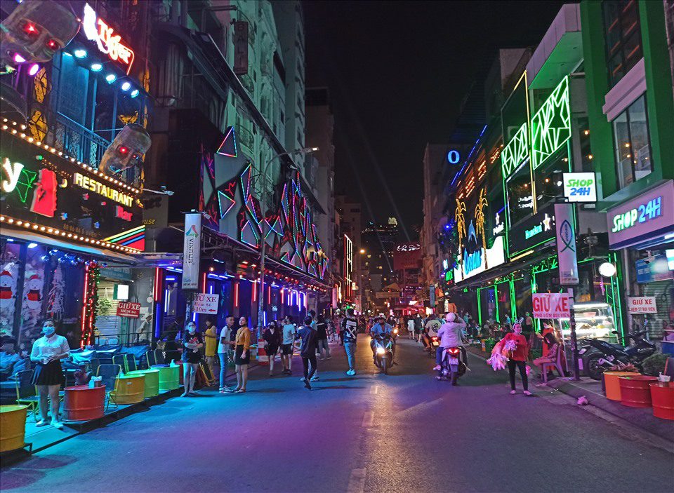 review-chi-tiet-ve-dich-vu-tien-ich-noi-bat-cua-hotel-des-arts-saigon 18