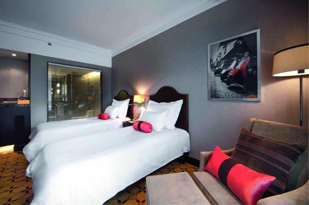 review-eastin-grand-hotel-sai-gon-5
