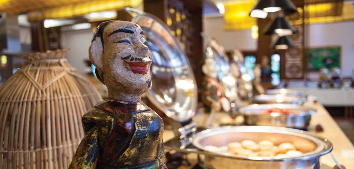 Bang-gia-dich-vu-an-uong-emeralda-ninh-binh