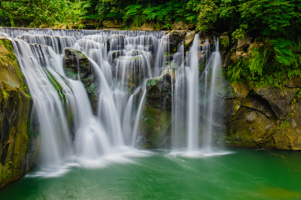 shifen waterfall in pingxi taipei