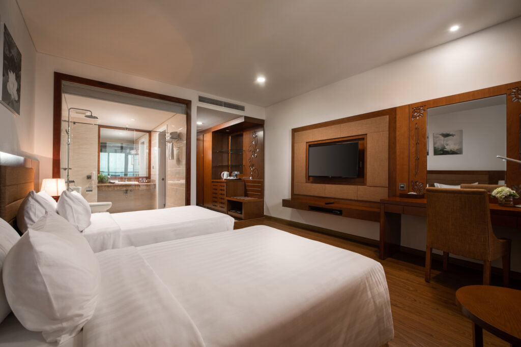 gia-phong-Gold-Coast-Hotel-Resort-&-Spa-2