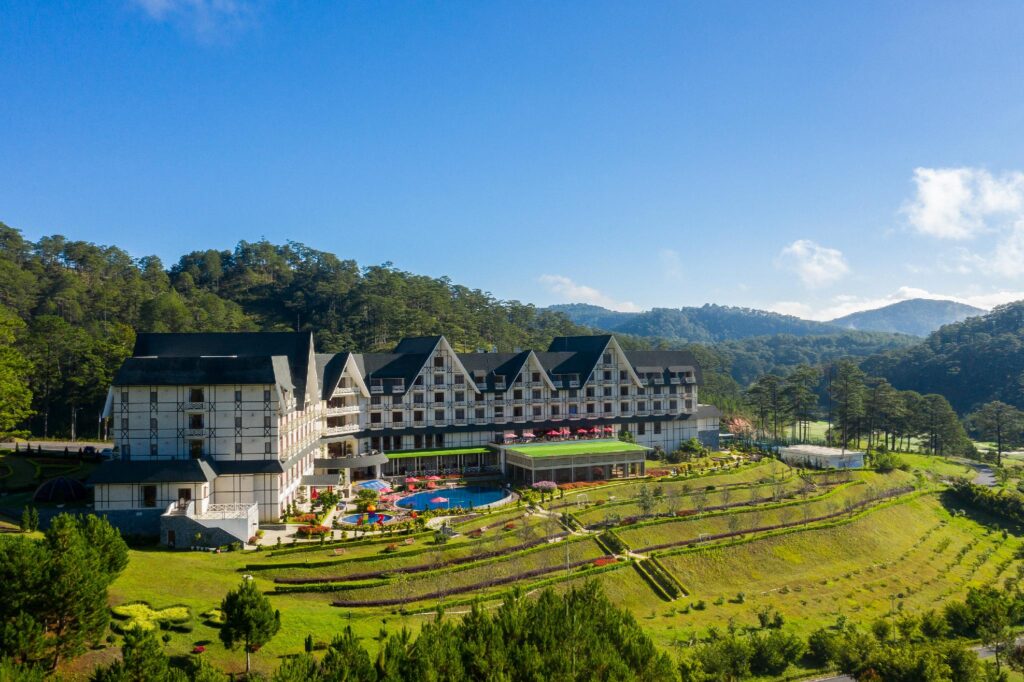 Swiss-Belresort-Tuyen-Lam-Da-Lat-1