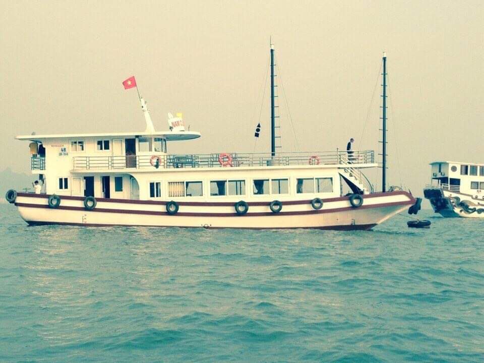 tau 4 tieng vinh halong