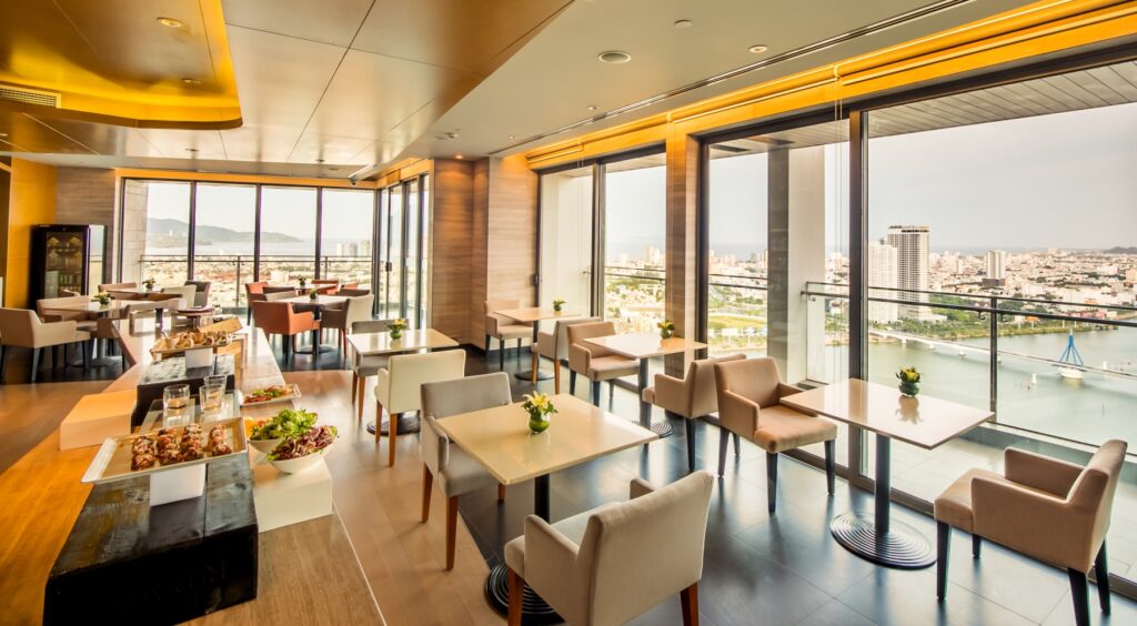 review-khach-san-novotel-da-nang-gia-phong