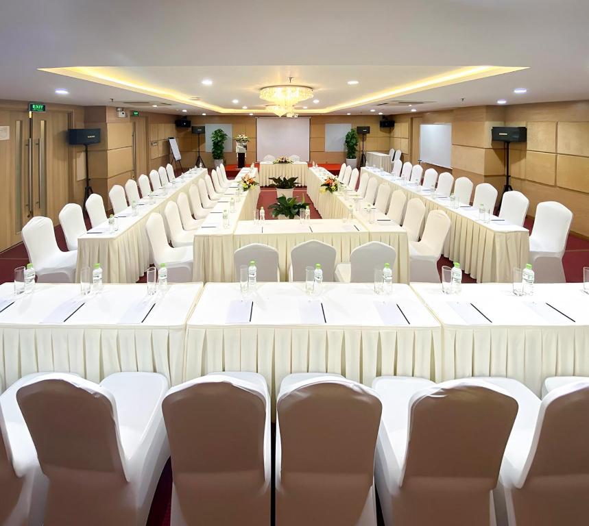 Review dịch vụ Super Candle Hotel Đội Cấn, Hà Nội