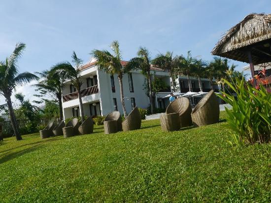 Khu-nghi-ngoi-ngoai-troi-vinh-hung-emerald-resort-hoi-an