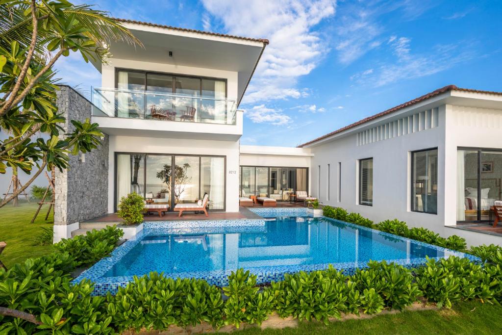 review-khach-san-resort-vinpearl-o-hoi-an-nam-hoi-an-2