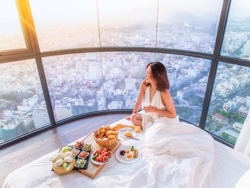 gia-dich-vu-phong-hoi-nghi-tai-vinpearl-luxury-landmark-81-view