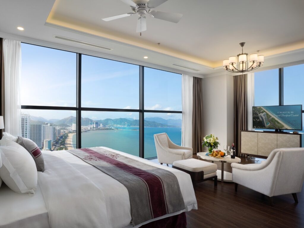 Review-gia-phong-khach-san-o-nha-trang-5-sao-20