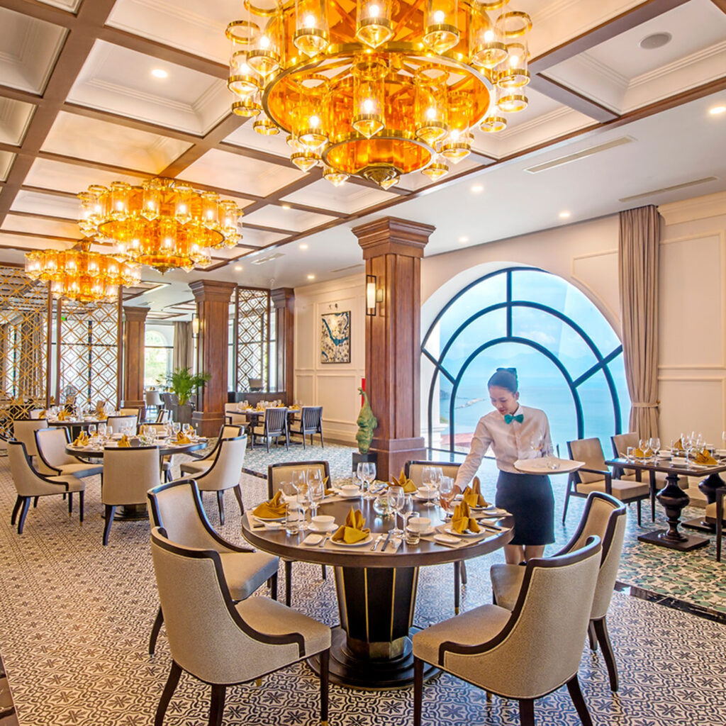 gia-phong-va-dich-vu-khach-san-Vinpearl-Resort-&-Spa-Long-Beach-Nha-Trang