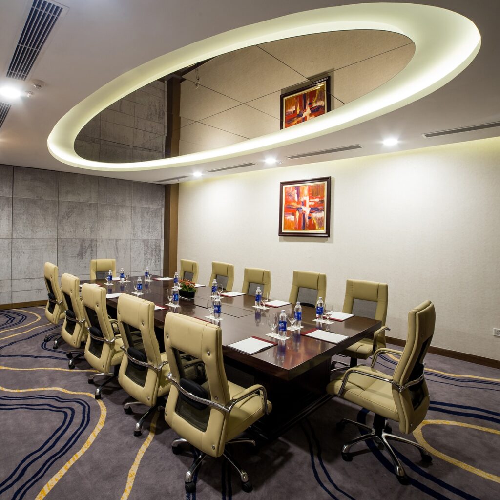 vinpearl-resort-n-spa-nha-trang-bay-phong-hop-nho