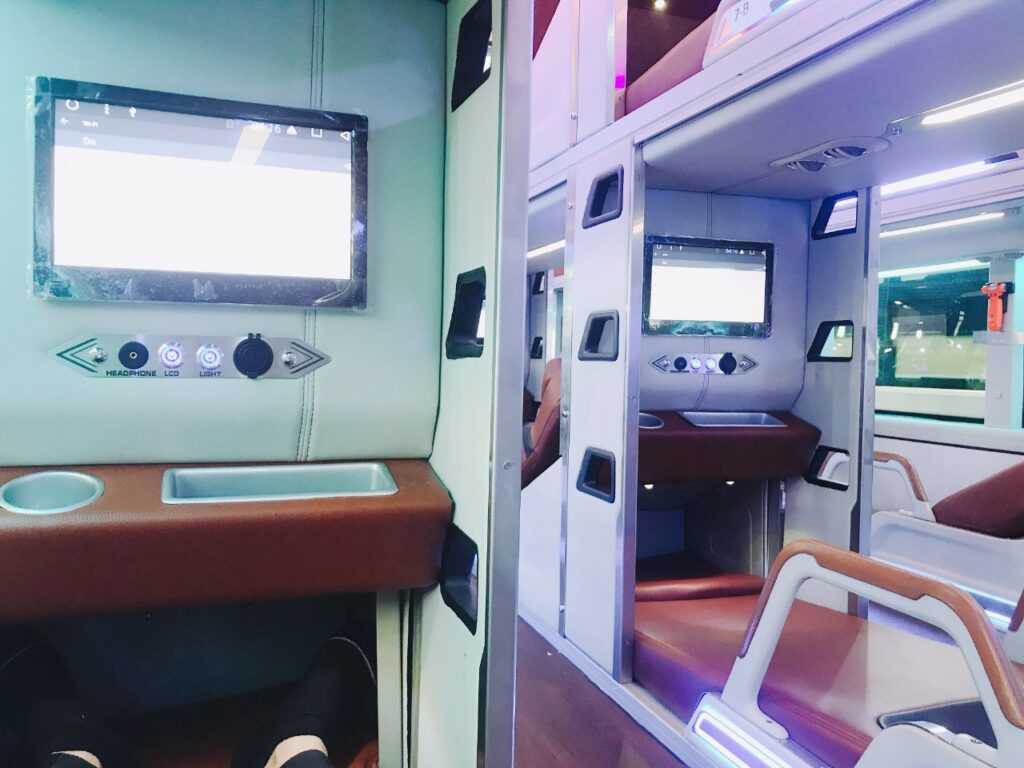 gia-ve-xe-khach-limousine-thanh-thuy--da-nang-di-da-lat