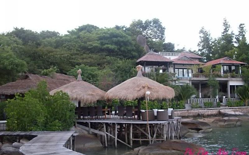 review-danh-gia-yen-bay-resort-ngoc-suong-cam-ranh-4-sao-vi-tri-o-dau-dich-vu-co-gi7